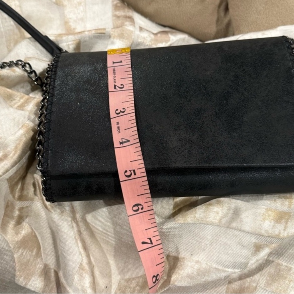 Chelsea 28  crossbody clutch black shimmer metallic removal strap bag - Picture 10 of 13